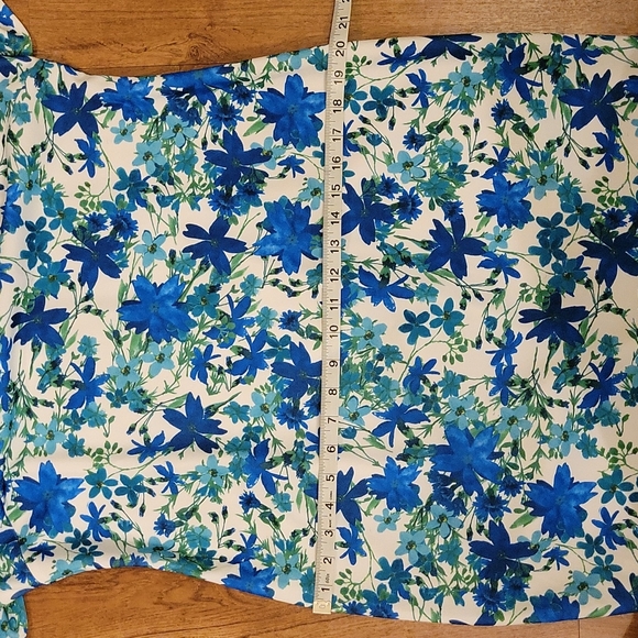 Floral shift dress - Picture 10 of 10